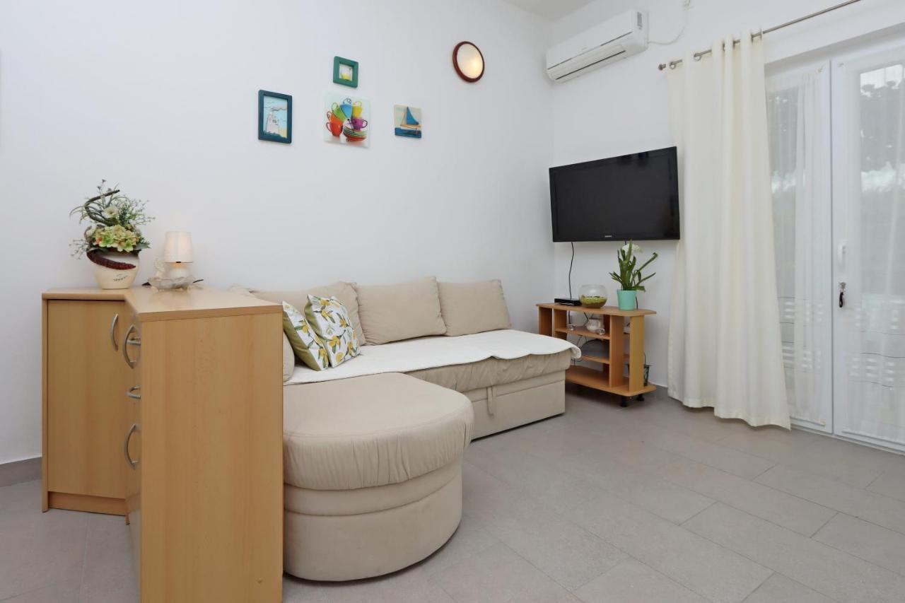 Apartments With A Parking Space Kornic, Krk - 415 Exterior foto