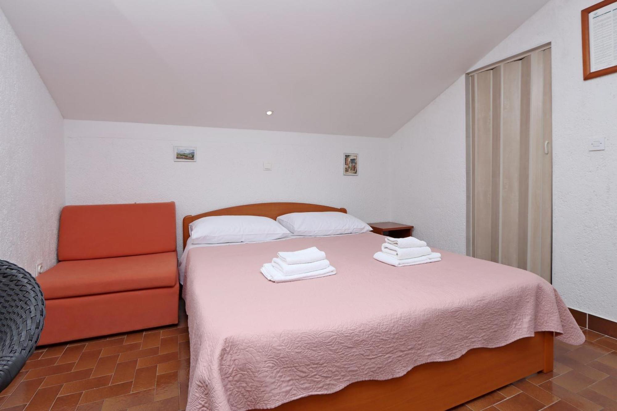 Apartments With A Parking Space Kornic, Krk - 415 Quarto foto